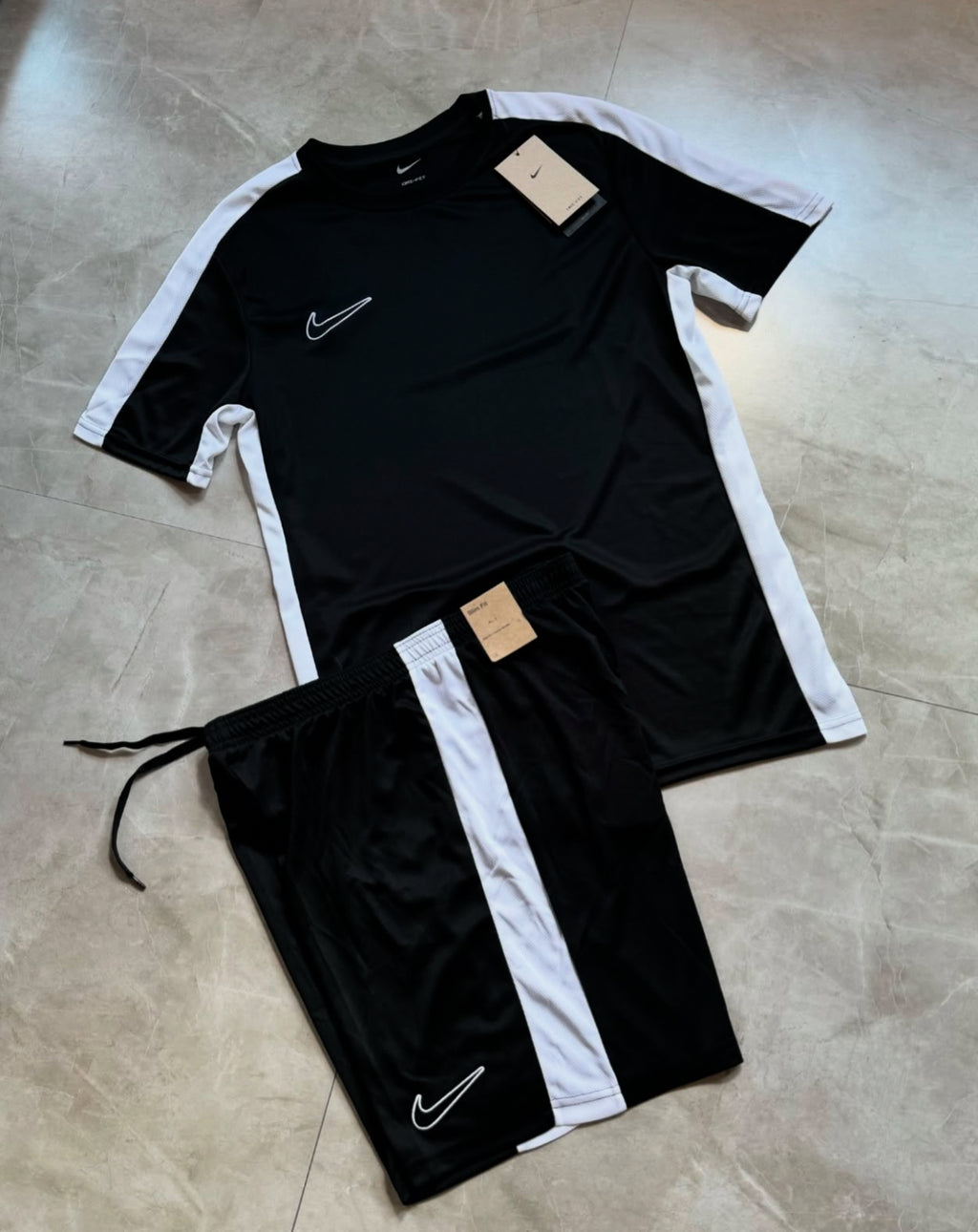 Conjunto Nike DRI-FIT Academy