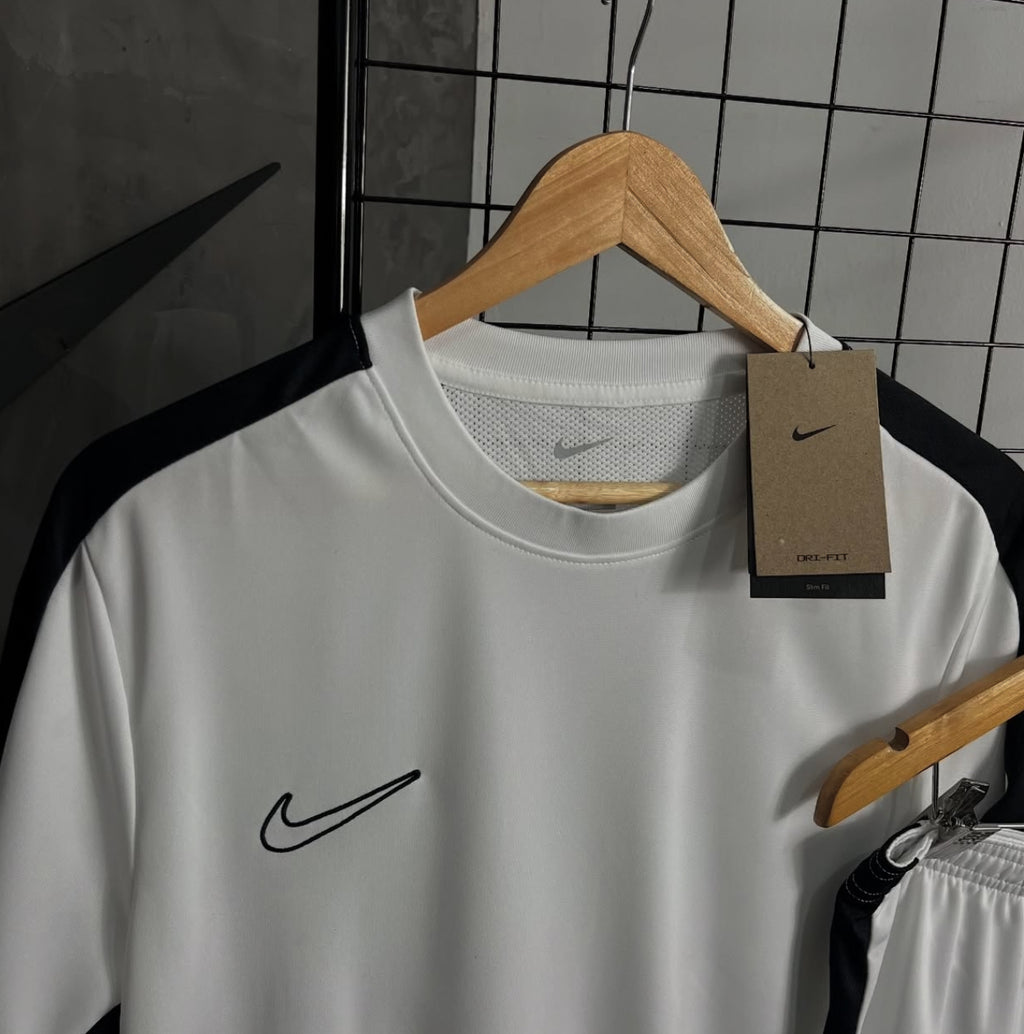 Conjunto Dri-fit Nike Academy