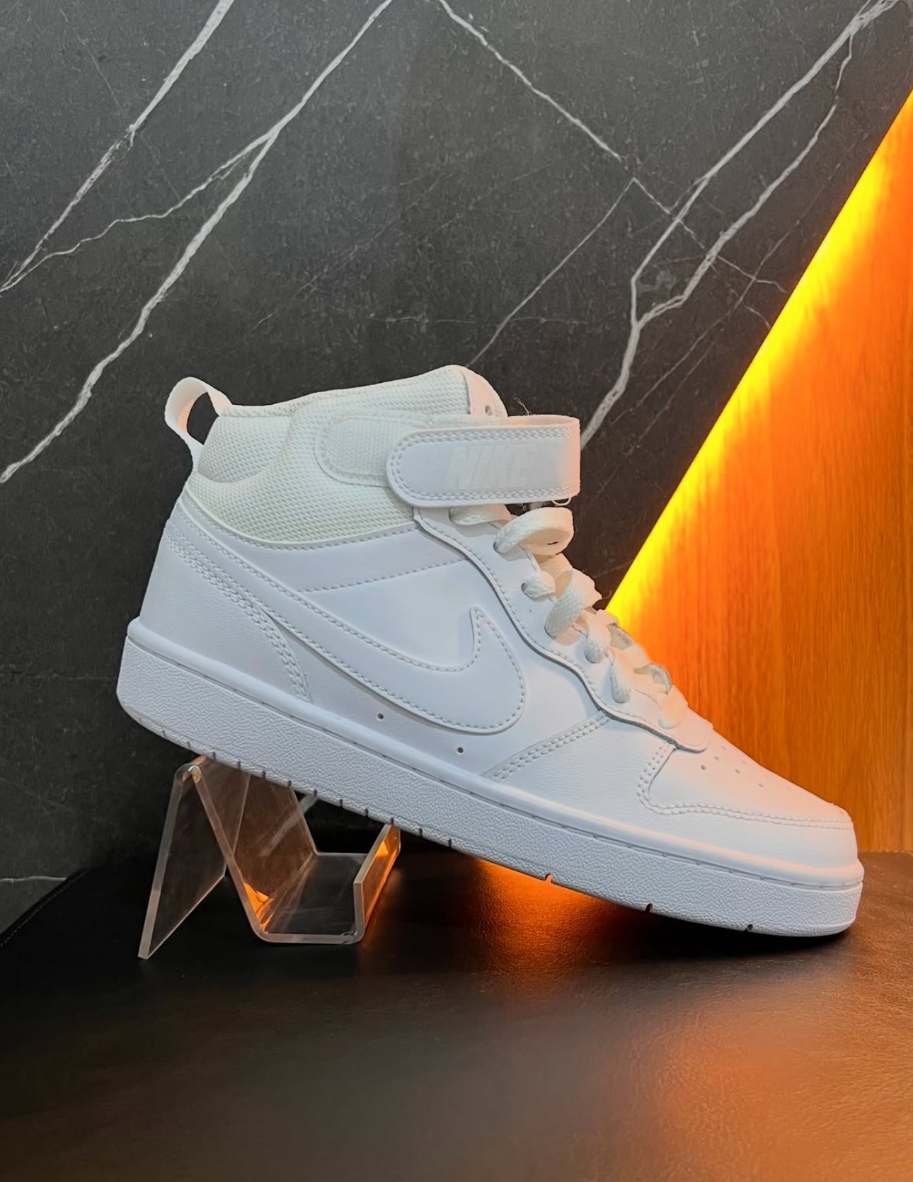 Tênis Nike Court Borough Mid