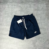 Short Nike Club