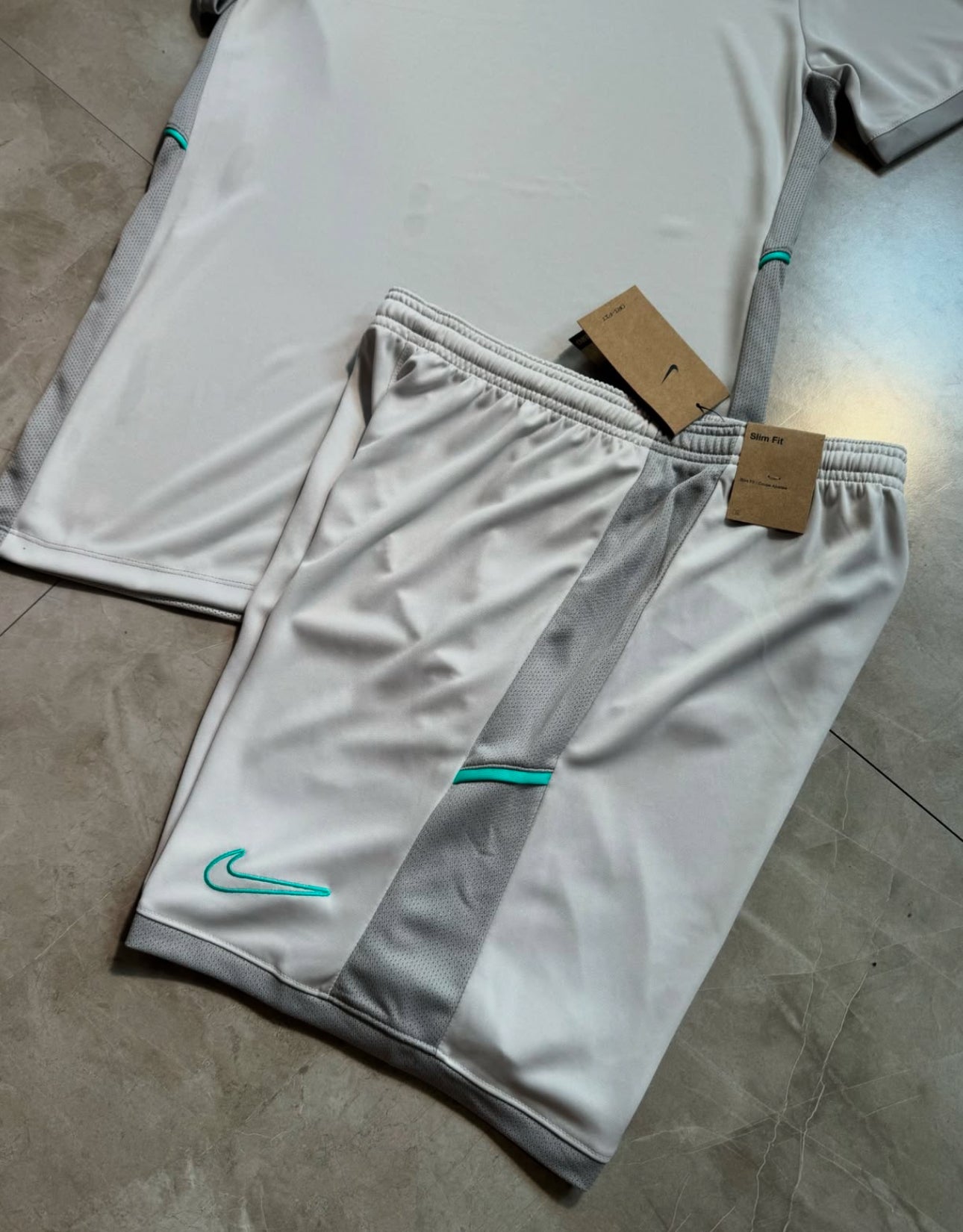 Conjunto Nike DRI-FIT ( ice frozen )