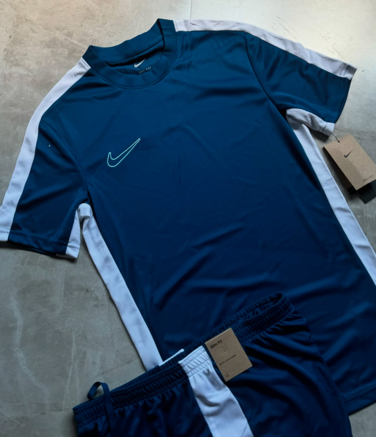 Conjunto Nike DRI-FIT Academy