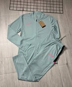 Conjunto Nike DRI-FiT Academy