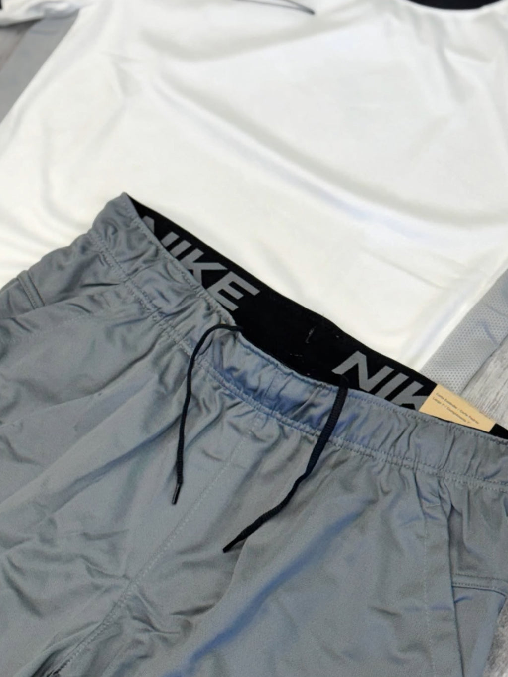 Kit Nike Academy 2025 + Chinelo Victori One