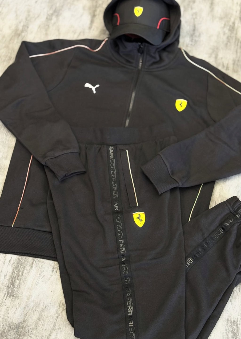 Conjunto Puma Ferrari + Boné
