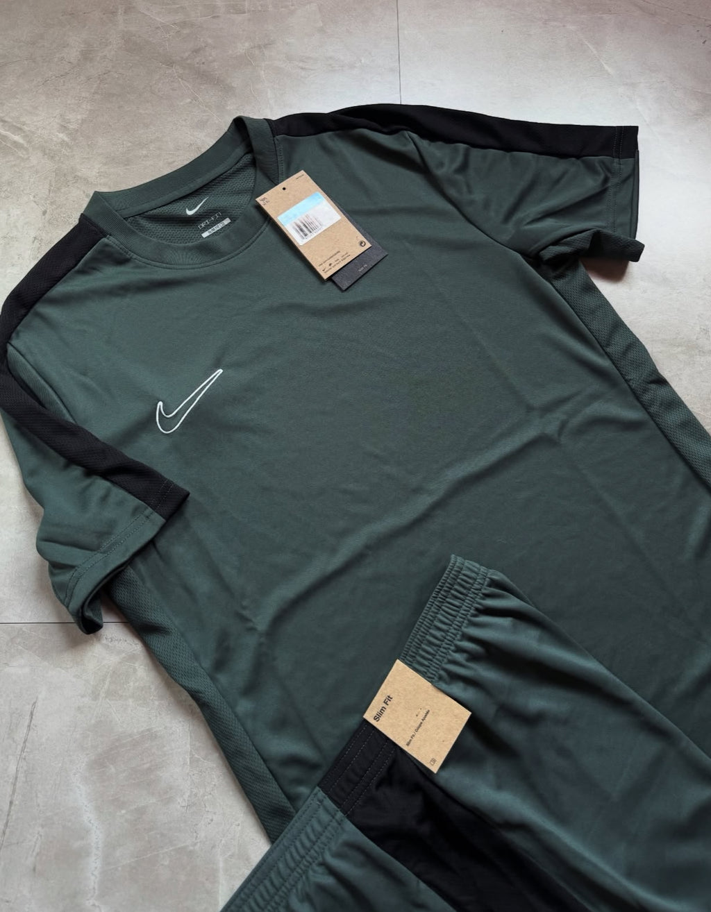 Conjunto Nike Dri-Fit Academy 2025