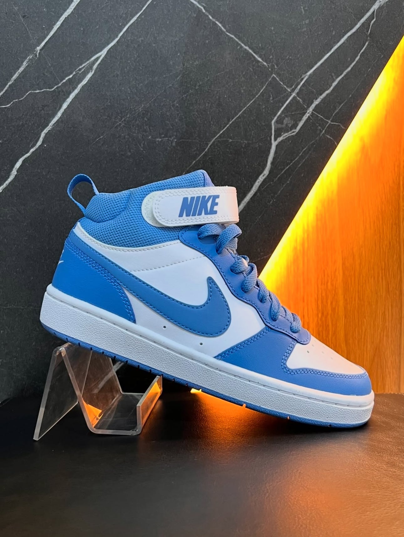 Tênis Nike Court Borough Mid