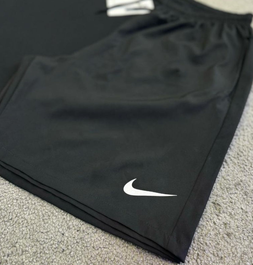 Kit Nike + Air Max Plus + Perfume brinde