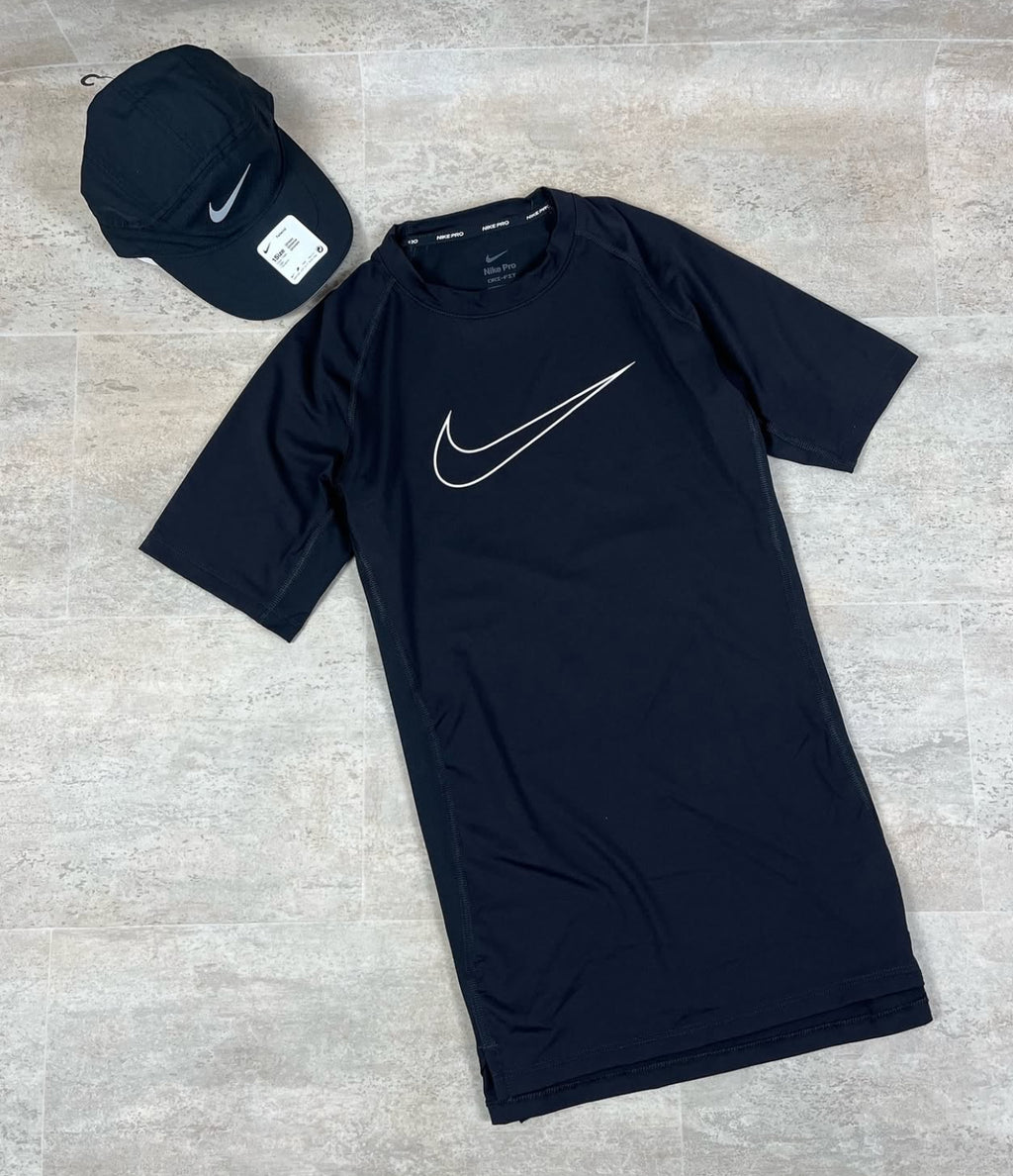 Camisa Nike Pro + Boné Tailwind Nike