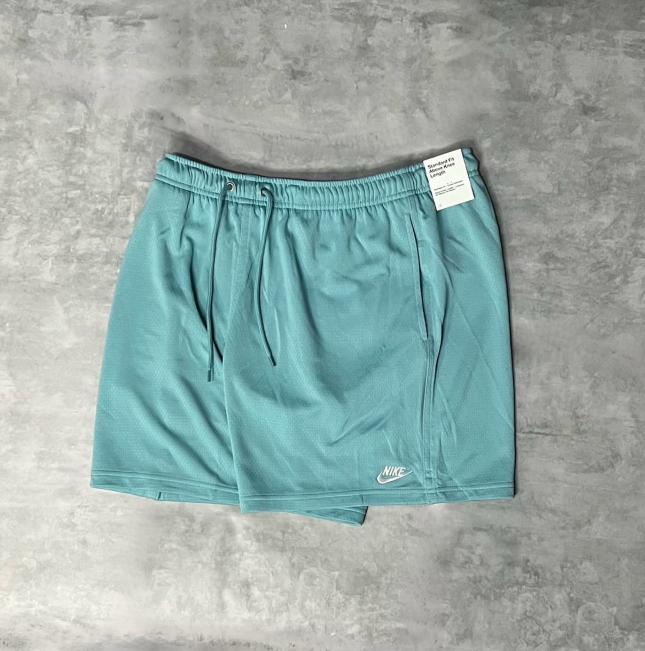 Short Nike Club