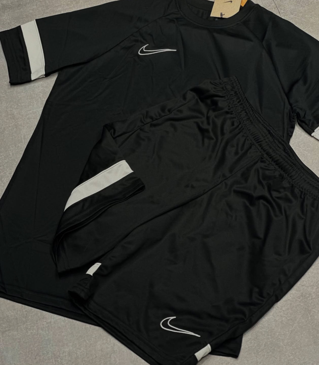 Conjunto Nike DRI-FIT Academy