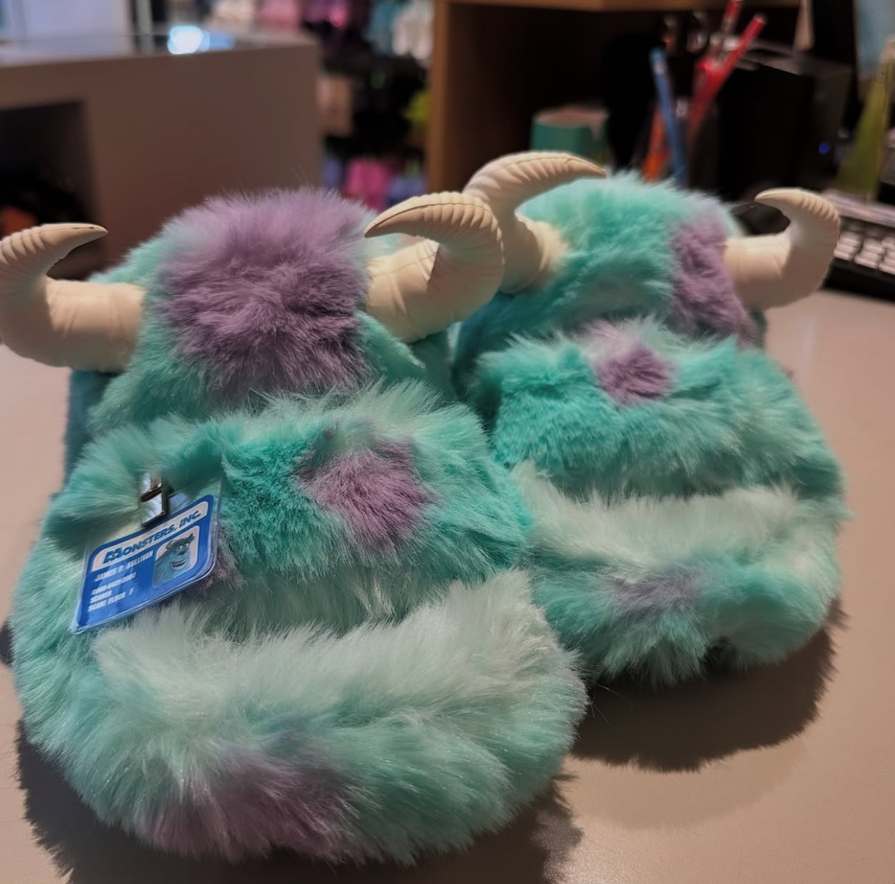 Crocs Monsters Inc. Sulley parques da Disney M8W10