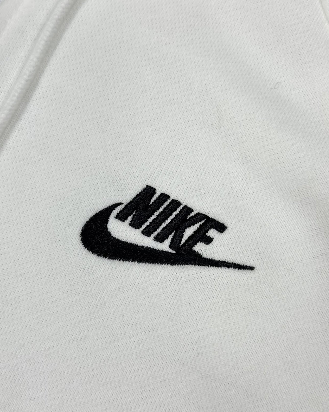 2 Blusas moletom Nike