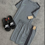 Conjunto Nike Academy + Chinelo Victori One