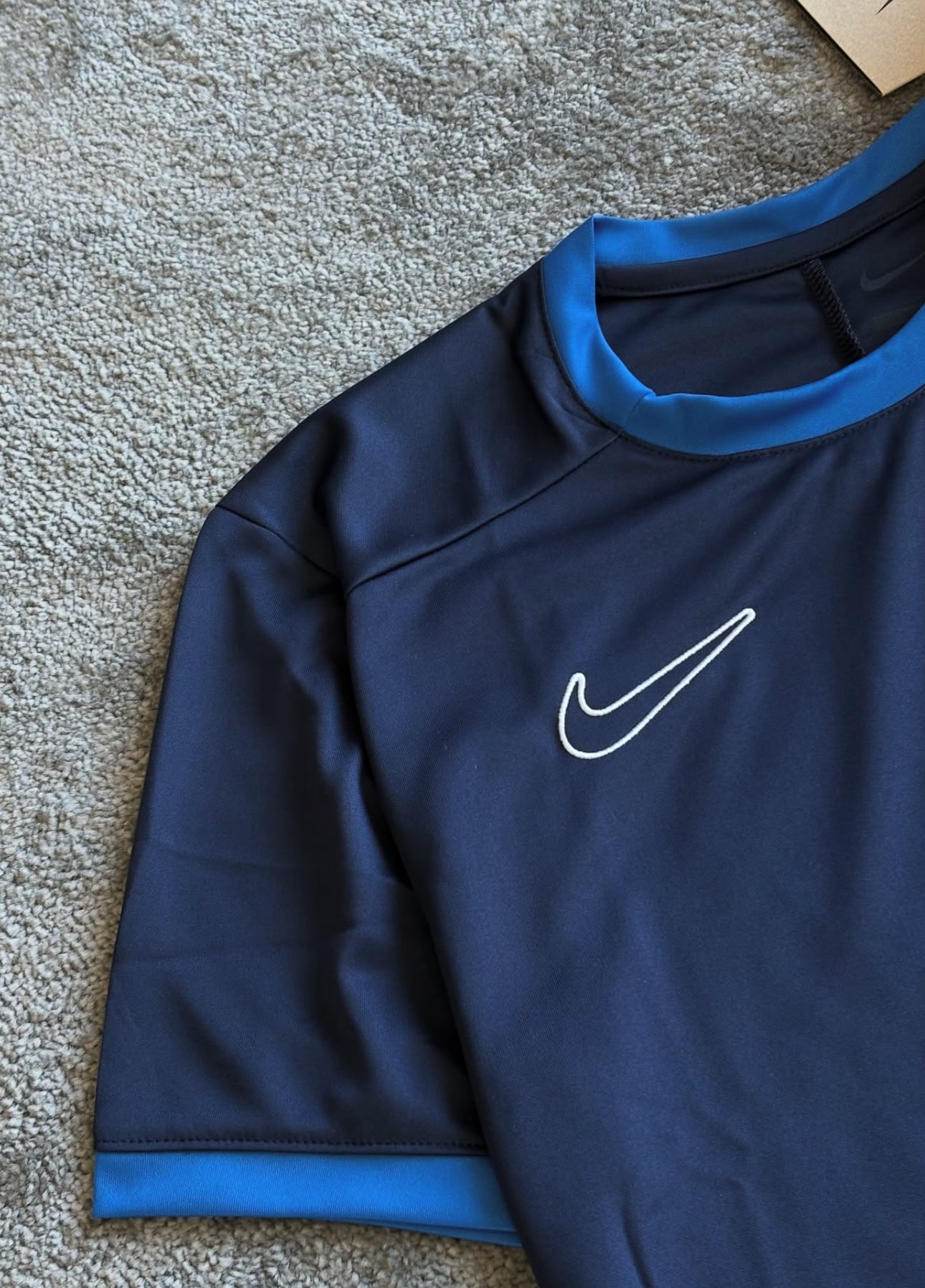 Kit completo Nike Academy + Chinelo Victori One