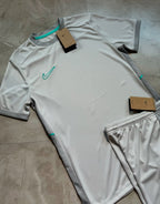 Conjunto Nike DRI-FIT ( ice frozen )