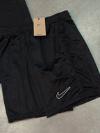 Kit completo Nike Academy + Chinelo Victori One