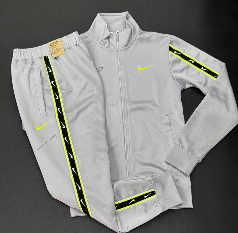 Conjunto Nike Lançamento