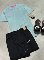 Kit Academy + Chinelo Victori One