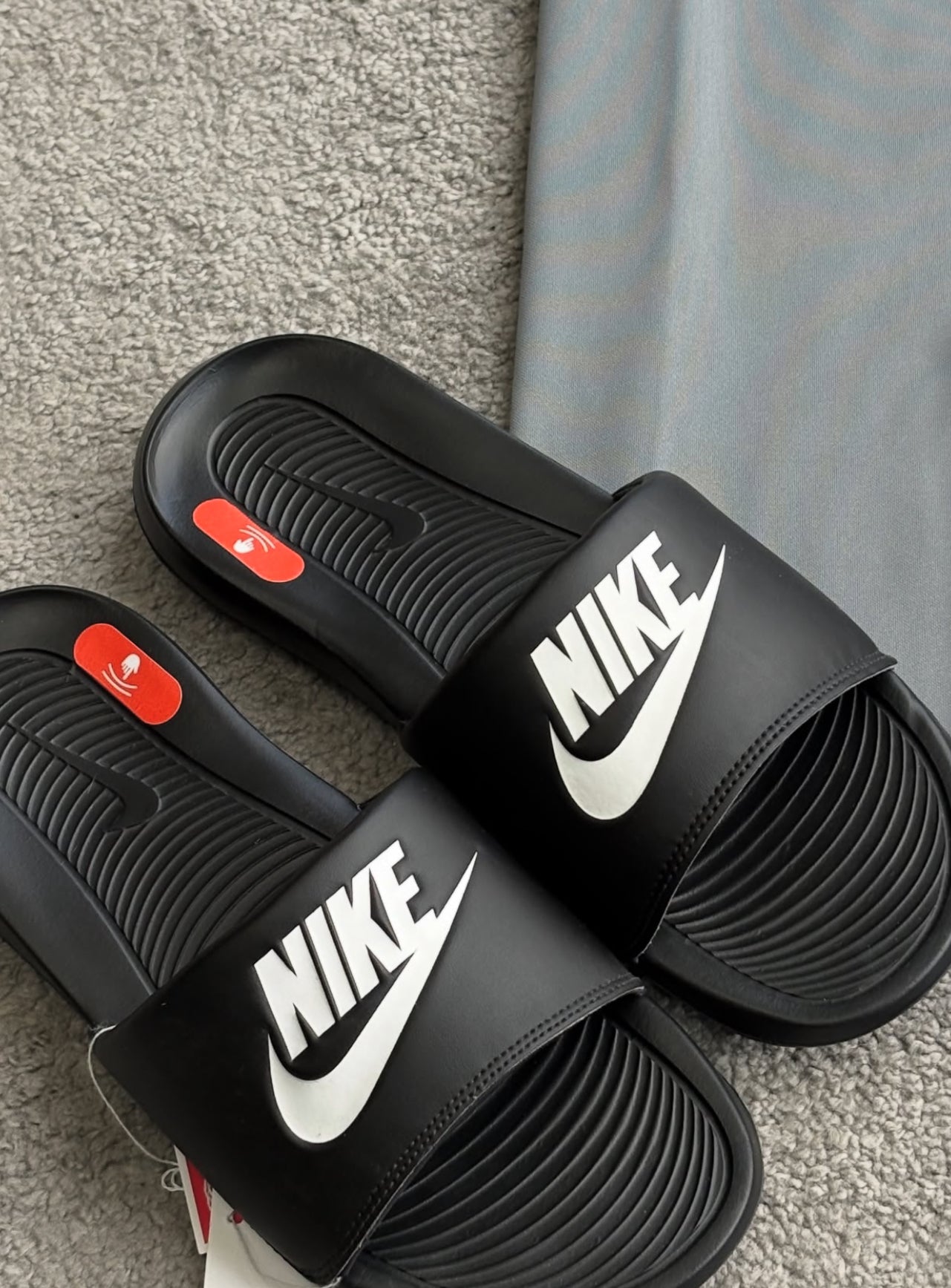 Conjunto Nike Academy + Chinelo Victori One