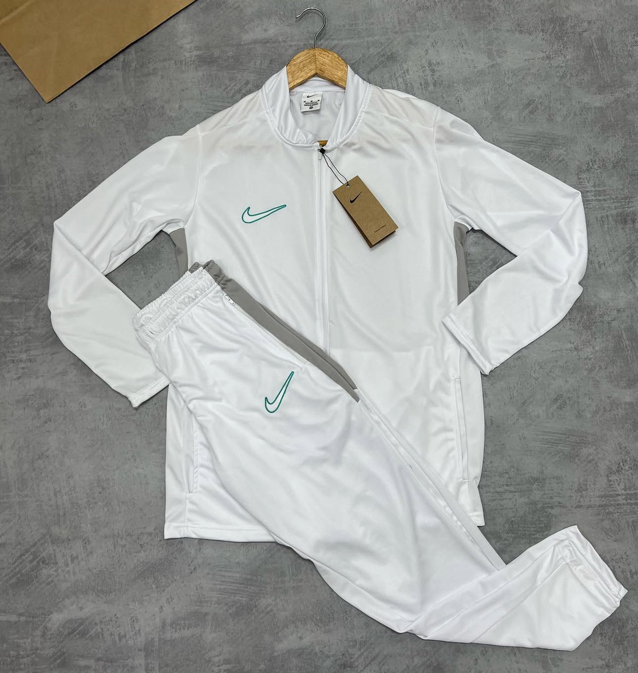 Conjunto Nike Dri-Fit Academy Ice