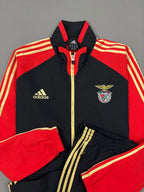 Conjunto Adidas Benfica - Preto/Vermelho/Dourado