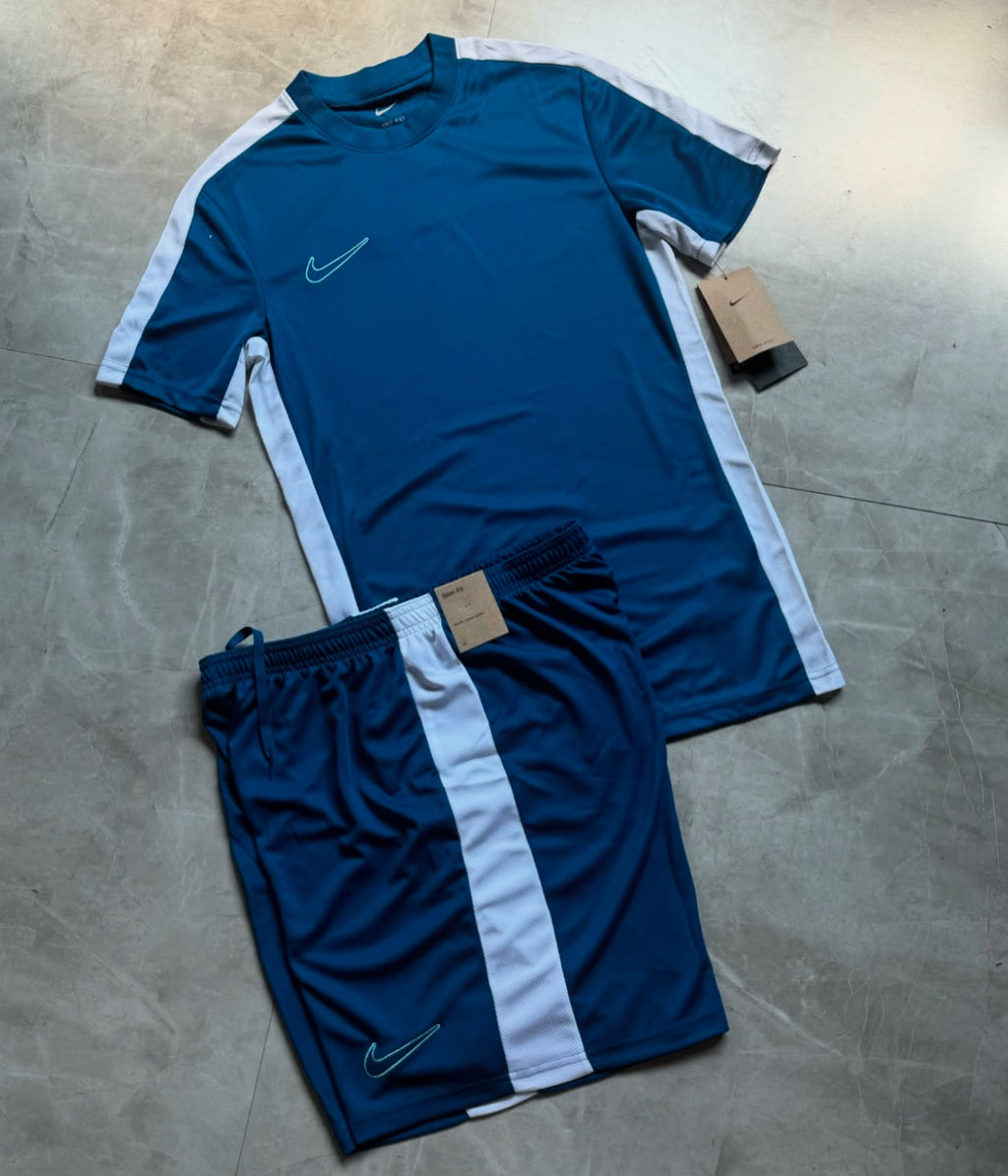 Conjunto Nike DRI-FIT Academy